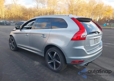 2015 Volvo Xc60 T6 R-Design Platinum z USA, uszkodzony, nr VIN YV4902RH3F2618760